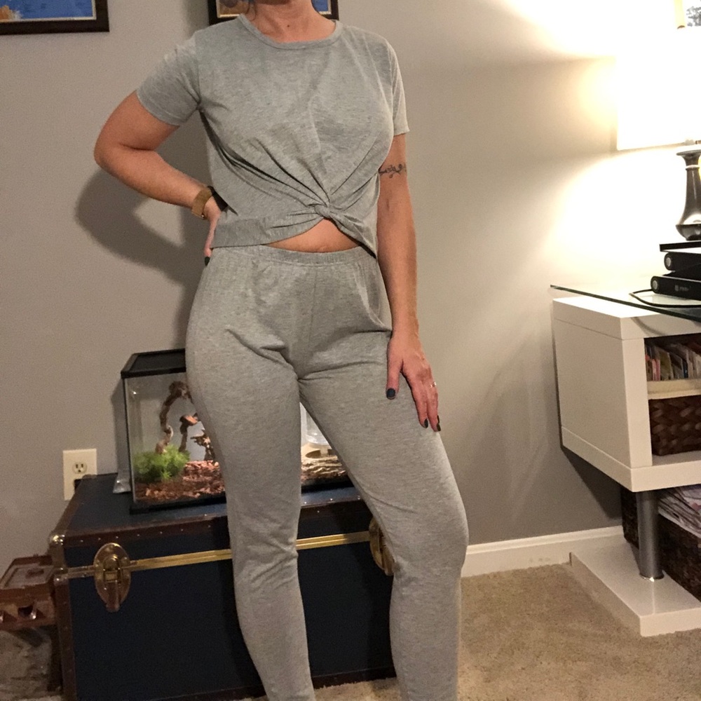 Pajama Set - Picture 4 of 7
